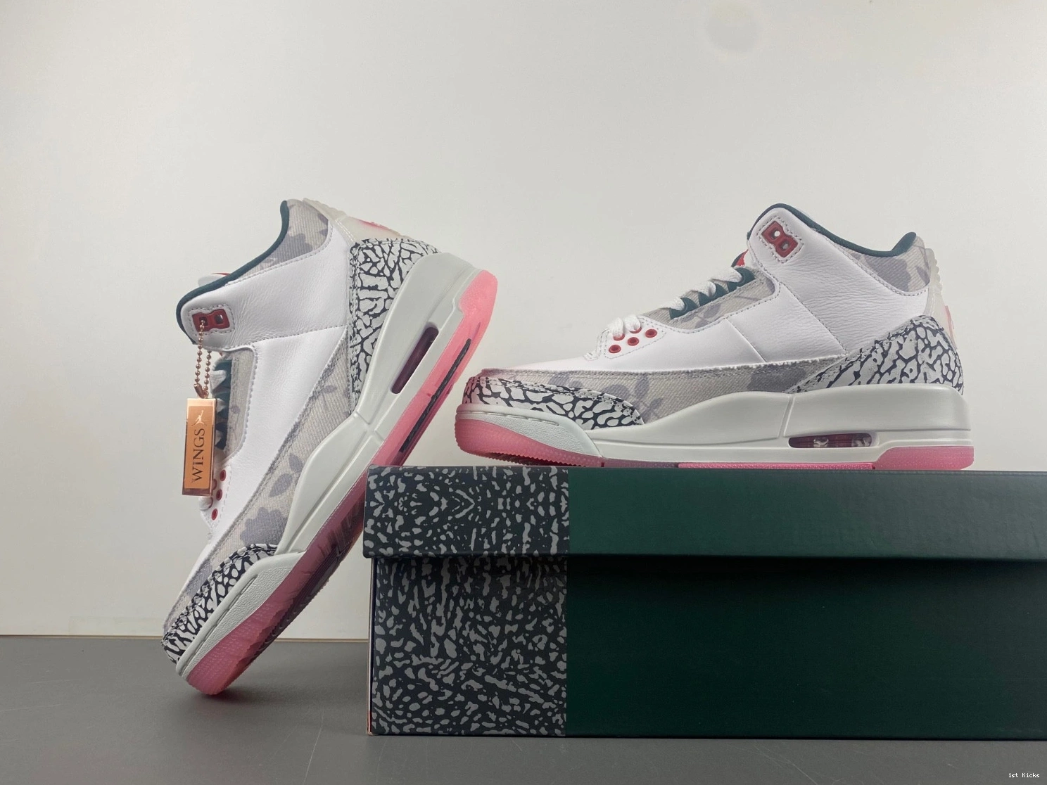 Jordan - Men's 3 HM6993-100 Wings Retro 0915
